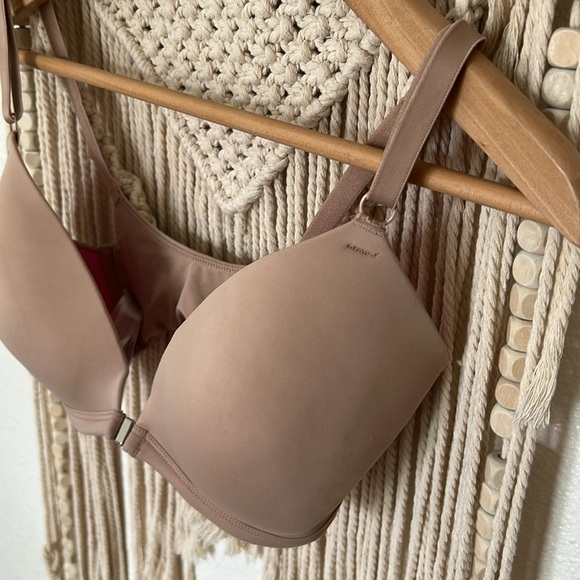 PINK Victoria’s Secret 32DD Seamless Tan Bra - Picture 2 of 6